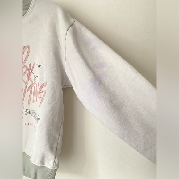 Taylor Swift Sweater Women’s Medium Welcome to New York 1989 Taylor’s Version - Picture 2 of 7